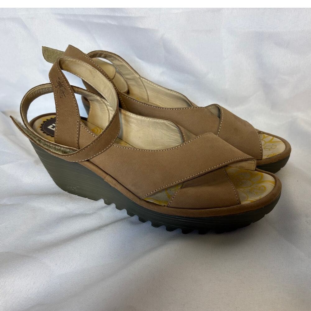 Fly London Yivifly Tan Leather Wedge Sandals Women's size 38 EU